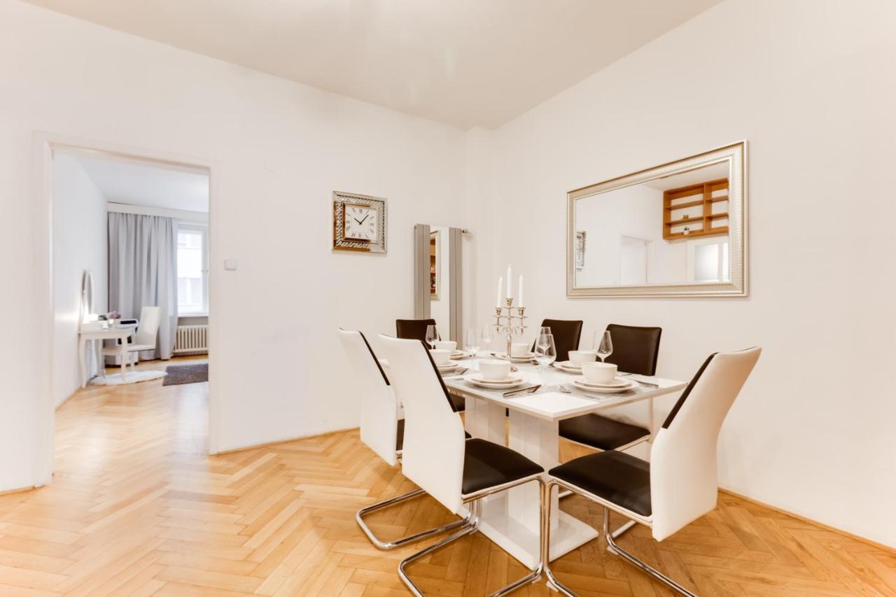 Exclusive Riverside Apartment In The Heart Of Prague Extérieur photo