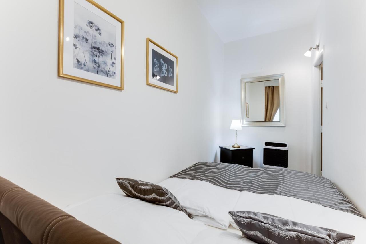 Exclusive Riverside Apartment In The Heart Of Prague Extérieur photo