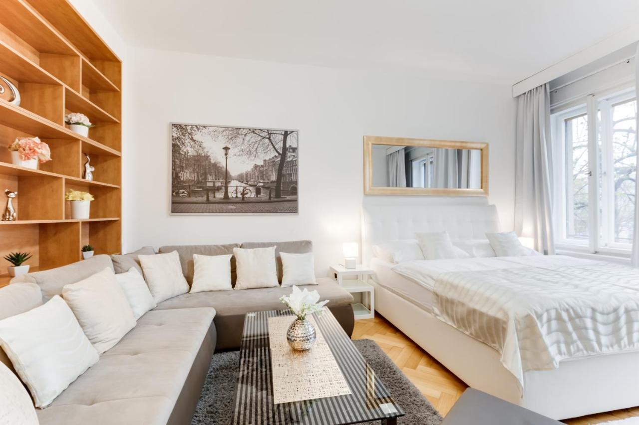 Exclusive Riverside Apartment In The Heart Of Prague Extérieur photo